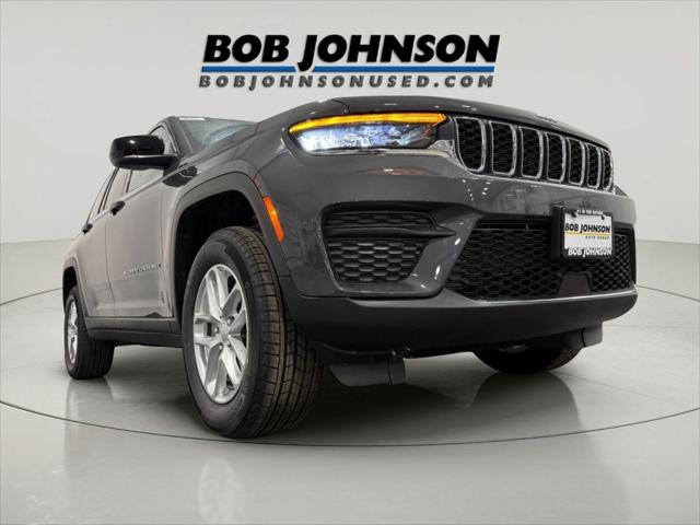 2025 Jeep Grand Cherokee GRAND CHEROKEE LAREDO X 4X4