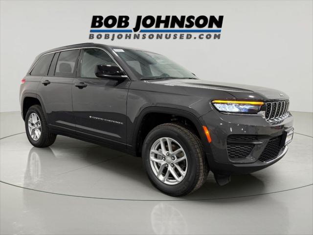 2025 Jeep Grand Cherokee GRAND CHEROKEE LAREDO X 4X4