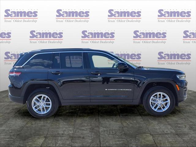 2025 Jeep Grand Cherokee GRAND CHEROKEE LAREDO X 4X4
