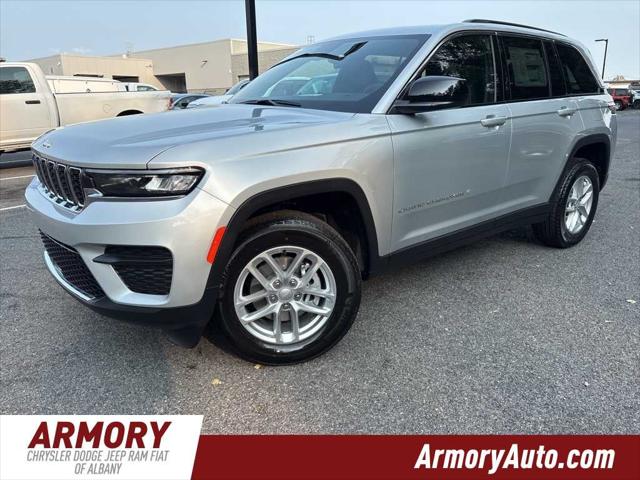 2025 Jeep Grand Cherokee GRAND CHEROKEE LAREDO X 4X4