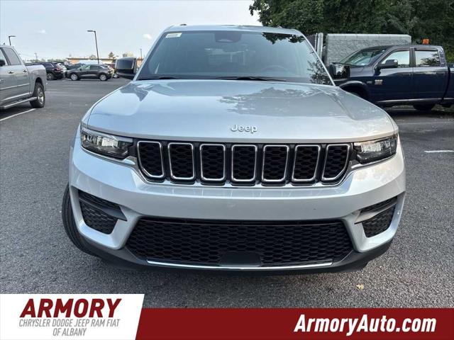 2025 Jeep Grand Cherokee GRAND CHEROKEE LAREDO X 4X4