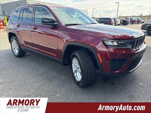 2025 Jeep Grand Cherokee GRAND CHEROKEE LAREDO X 4X4