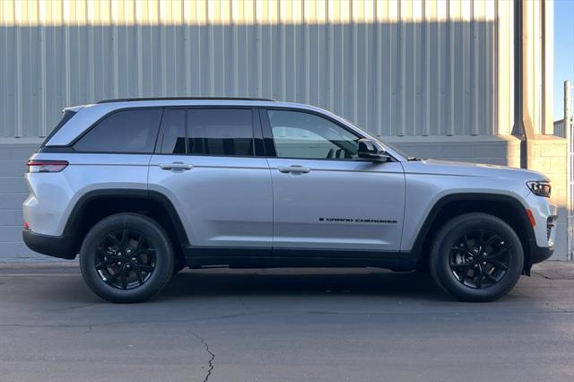 2025 Jeep Grand Cherokee GRAND CHEROKEE ALTITUDE 4X4