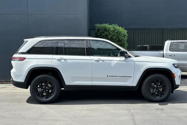 2025 Jeep Grand Cherokee GRAND CHEROKEE ALTITUDE 4X4
