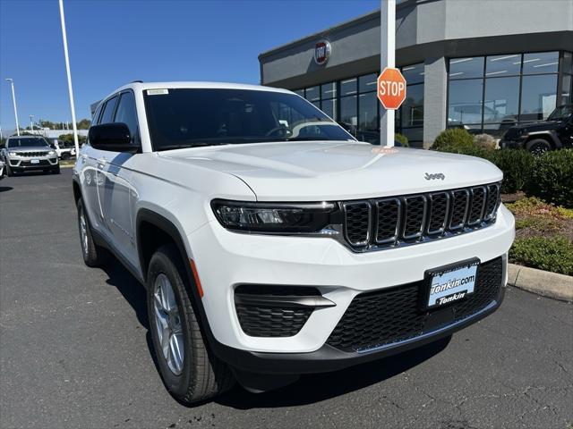 2025 Jeep Grand Cherokee GRAND CHEROKEE LAREDO X 4X4