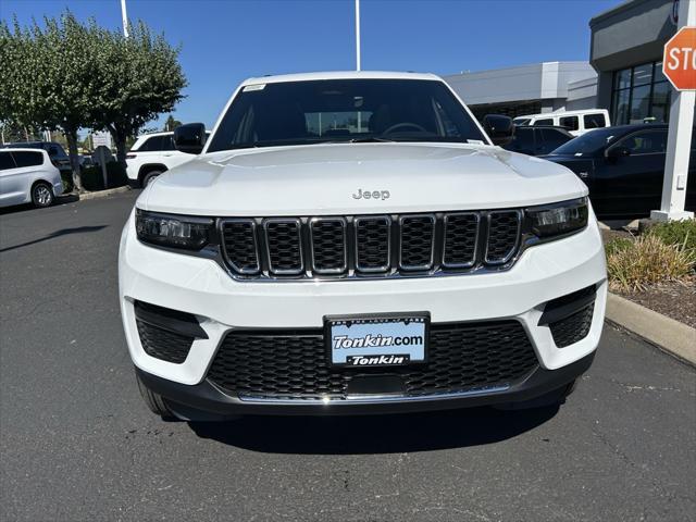 2025 Jeep Grand Cherokee GRAND CHEROKEE LAREDO X 4X4