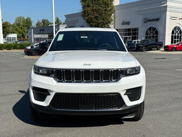 2025 Jeep Grand Cherokee GRAND CHEROKEE LAREDO X 4X4