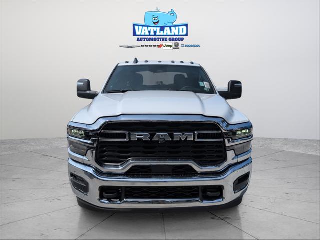 2026 RAM Ram 3500 Chassis Cab RAM 3500 TRADESMAN CREW CAB CHASSIS 4X4 60 CA 2026 RAM Ram 3500 Chassis Cab RAM 3500 TRADESMAN CREW CAB CHASSIS 4X4 60 CA