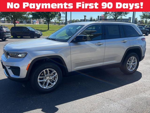 2025 Jeep Grand Cherokee GRAND CHEROKEE LAREDO X 4X4