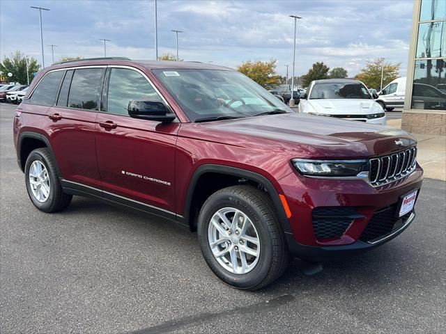 2025 Jeep Grand Cherokee GRAND CHEROKEE LAREDO X 4X4