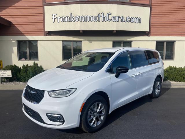 2026 Chrysler Pacifica PACIFICA SELECT AWD