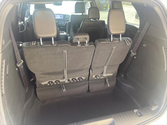 2026 Chrysler Pacifica Select AWD