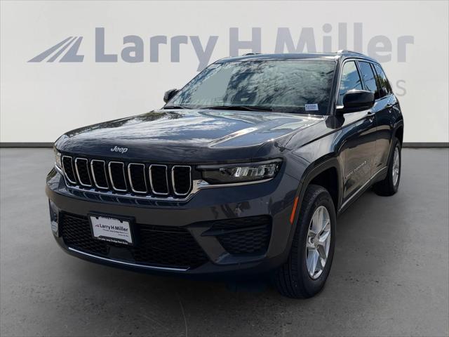 2025 Jeep Grand Cherokee GRAND CHEROKEE LAREDO X 4X4