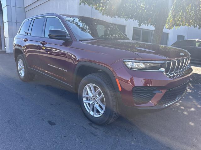 2025 Jeep Grand Cherokee GRAND CHEROKEE LAREDO X 4X4