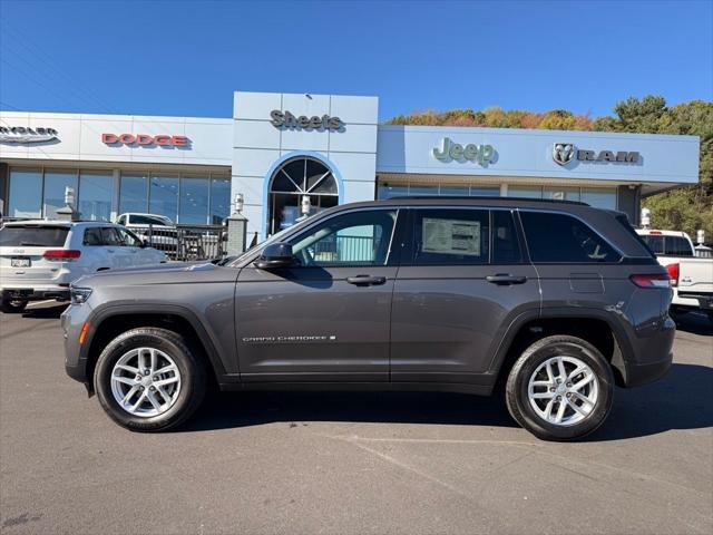 2025 Jeep Grand Cherokee GRAND CHEROKEE LAREDO X 4X4