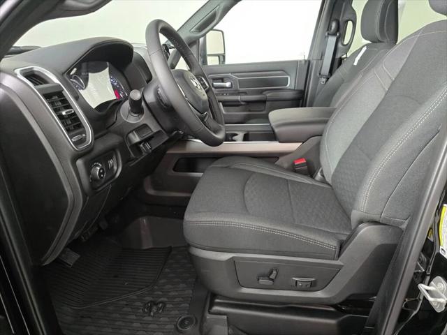 2026 Ram 3500 Big Horn Crew Cab 4x4 8' Box