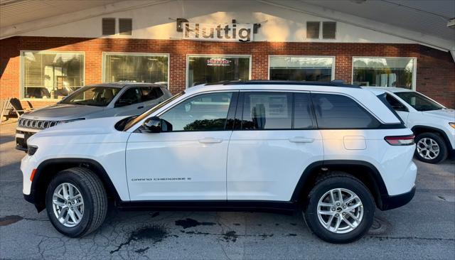 2025 Jeep Grand Cherokee GRAND CHEROKEE LAREDO X 4X4