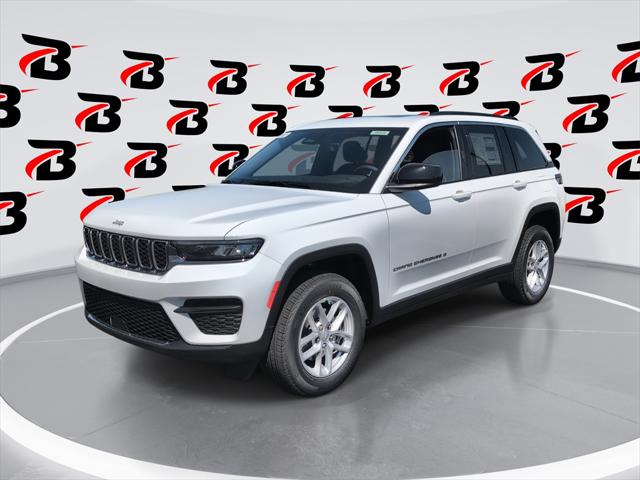 2025 Jeep Grand Cherokee GRAND CHEROKEE LAREDO X 4X4