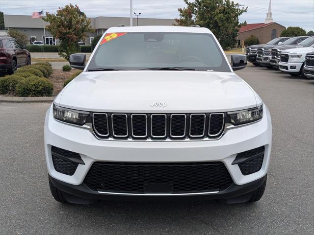 2025 Jeep Grand Cherokee GRAND CHEROKEE LAREDO X 4X4