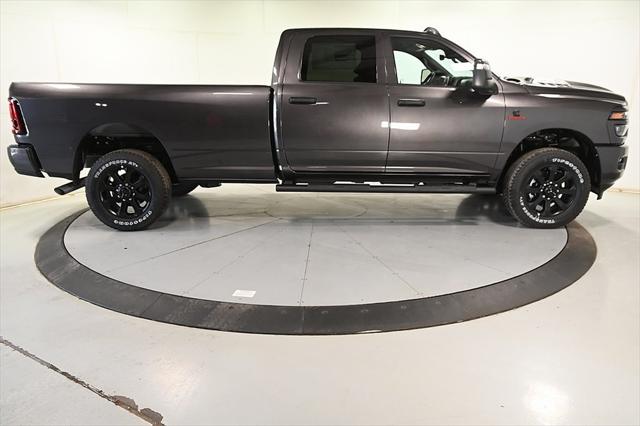 2026 RAM Ram 2500 RAM 2500 BLACK EXPRESS CREW CAB 4X4 8 BOX