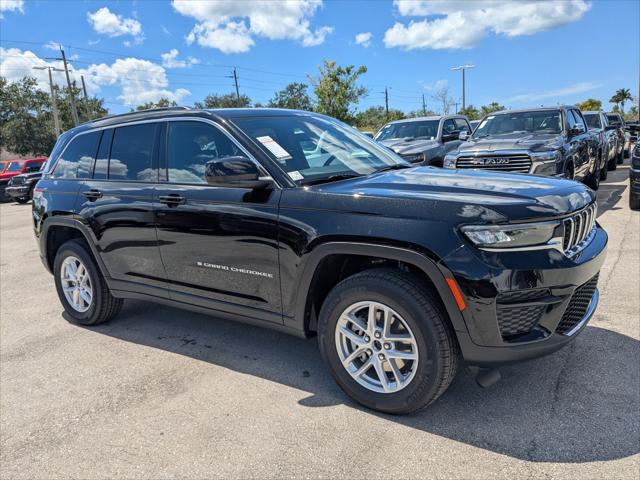 2025 Jeep Grand Cherokee GRAND CHEROKEE LAREDO X 4X4