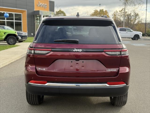 2025 Jeep Grand Cherokee GRAND CHEROKEE LAREDO X 4X4