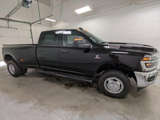 2026 RAM Ram 3500 RAM 3500 TRADESMAN CREW CAB 4X4 8 BOX