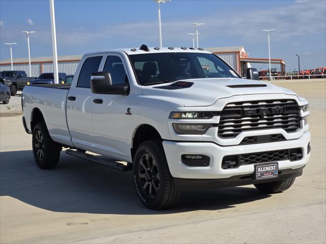 2026 RAM Ram 2500 RAM 2500 BLACK EXPRESS CREW CAB 4X4 8 BOX