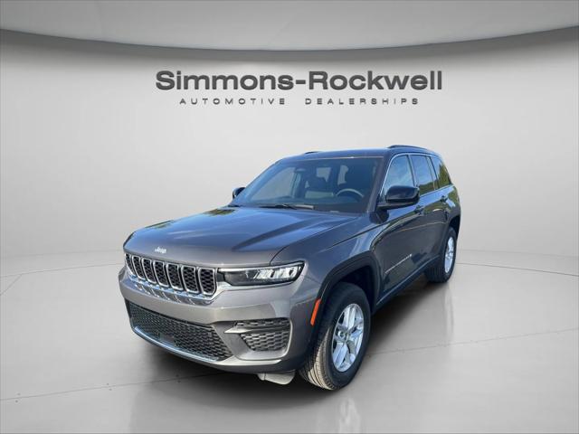 2025 Jeep Grand Cherokee GRAND CHEROKEE LAREDO X 4X4