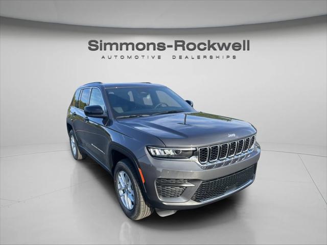 2025 Jeep Grand Cherokee GRAND CHEROKEE LAREDO X 4X4