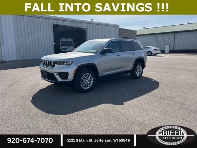 2025 Jeep Grand Cherokee GRAND CHEROKEE LAREDO X 4X4
