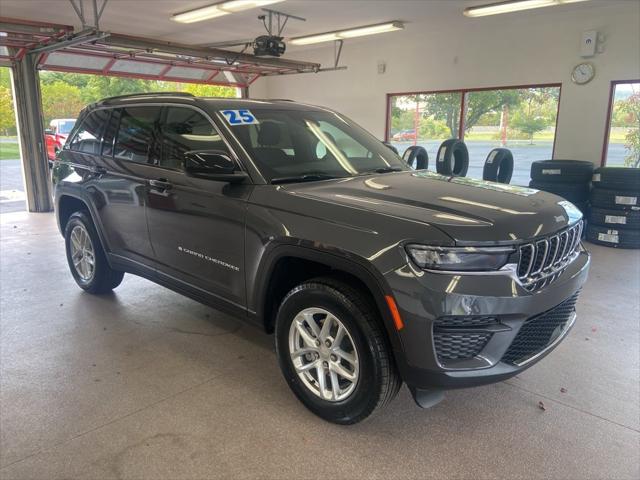 2025 Jeep Grand Cherokee GRAND CHEROKEE LAREDO X 4X4