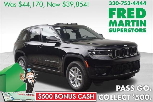 2025 Jeep Grand Cherokee GRAND CHEROKEE LAREDO X 4X4