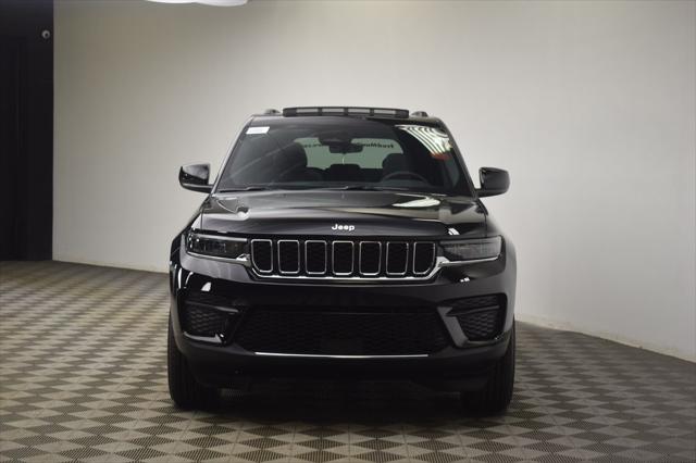 2025 Jeep Grand Cherokee GRAND CHEROKEE LAREDO X 4X4