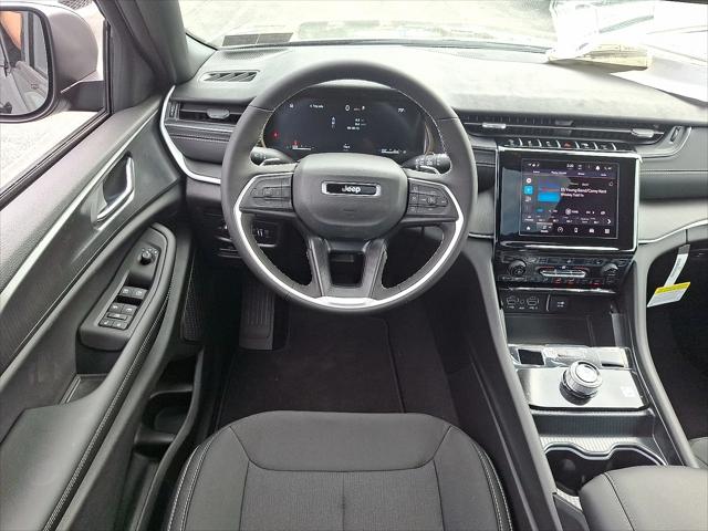 2025 Jeep Grand Cherokee Laredo X 4x4