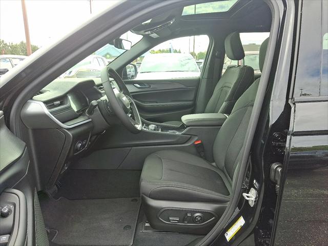 2025 Jeep Grand Cherokee Laredo X 4x4