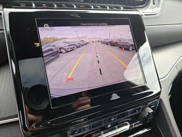 2025 Jeep Grand Cherokee Laredo X 4x4