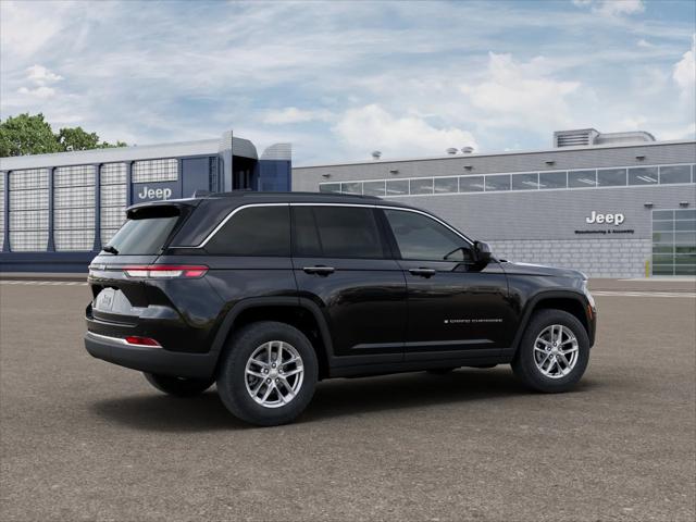 2025 Jeep Grand Cherokee Laredo X 4x4
