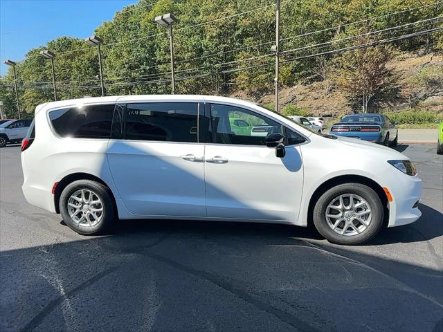 2026 Chrysler Voyager LX