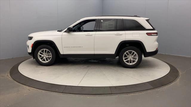 2025 Jeep Grand Cherokee GRAND CHEROKEE LAREDO X 4X4