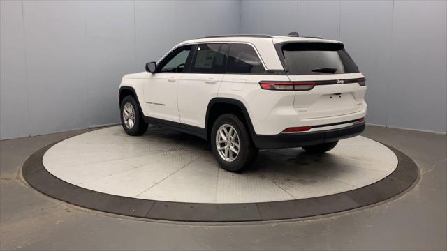 2025 Jeep Grand Cherokee GRAND CHEROKEE LAREDO X 4X4