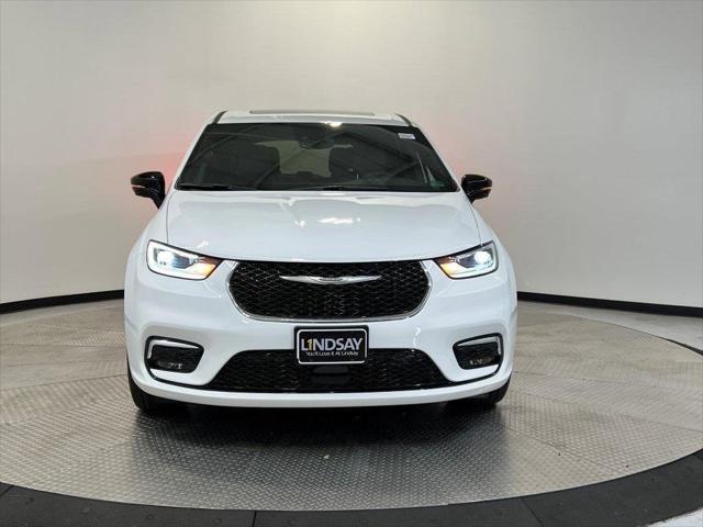 2026 Chrysler Pacifica PACIFICA SELECT AWD