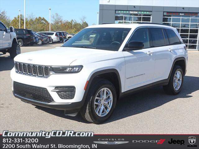 2025 Jeep Grand Cherokee GRAND CHEROKEE LAREDO X 4X4