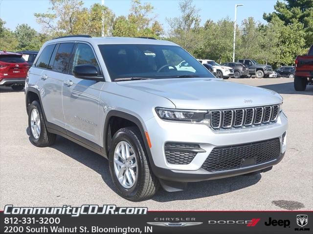 2025 Jeep Grand Cherokee GRAND CHEROKEE LAREDO X 4X4
