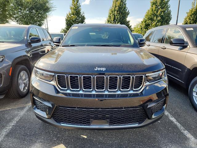 2025 Jeep Grand Cherokee GRAND CHEROKEE LAREDO X 4X4