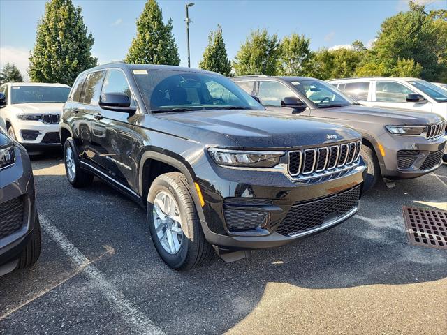 2025 Jeep Grand Cherokee GRAND CHEROKEE LAREDO X 4X4