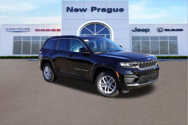 2025 Jeep Grand Cherokee GRAND CHEROKEE LAREDO X 4X4