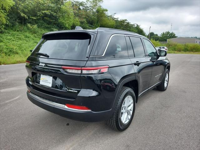 2025 Jeep Grand Cherokee GRAND CHEROKEE LAREDO X 4X4