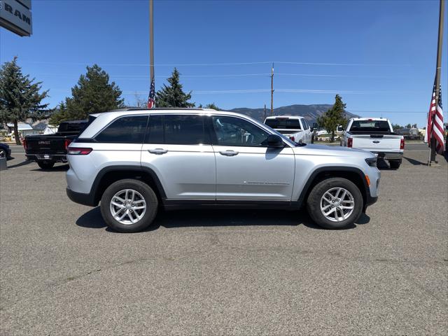 2025 Jeep Grand Cherokee Laredo X 4x4 2025 Jeep Grand Cherokee Laredo X 4x4