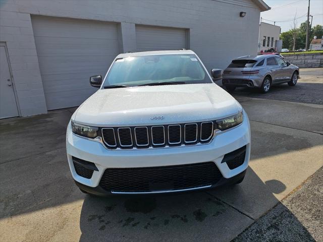 2025 Jeep Grand Cherokee GRAND CHEROKEE LAREDO X 4X4